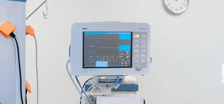 Medical machine in hospital monitoring maternal heart rate