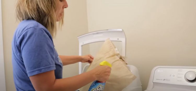 How to Wash a Pregnancy Pillow